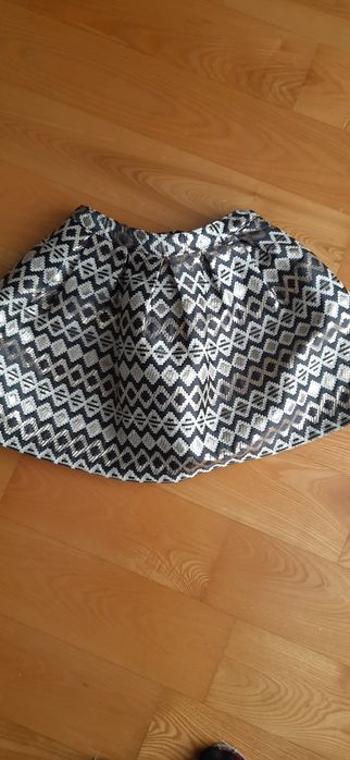 Elegancka spódniczka rozmiar 134