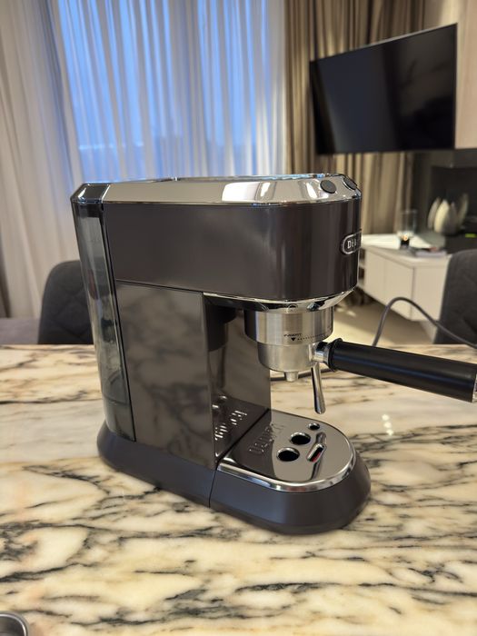 Кофемашина Delonghi dedica ec885