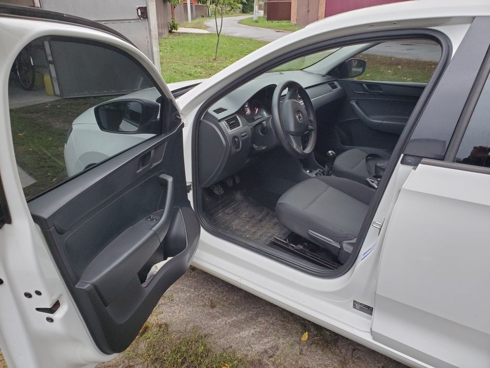 Продам skoda rapid шкода