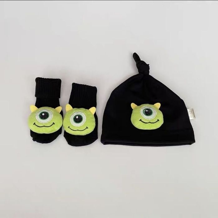 Шапочка і шкарпеточки немовля