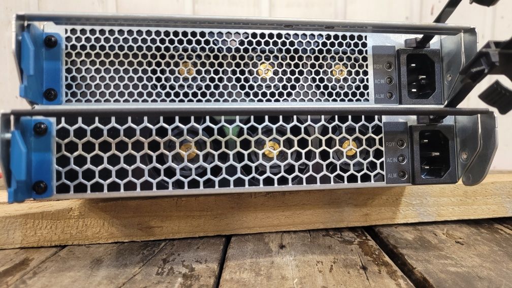 Блок питания 600w. Delta Electronics