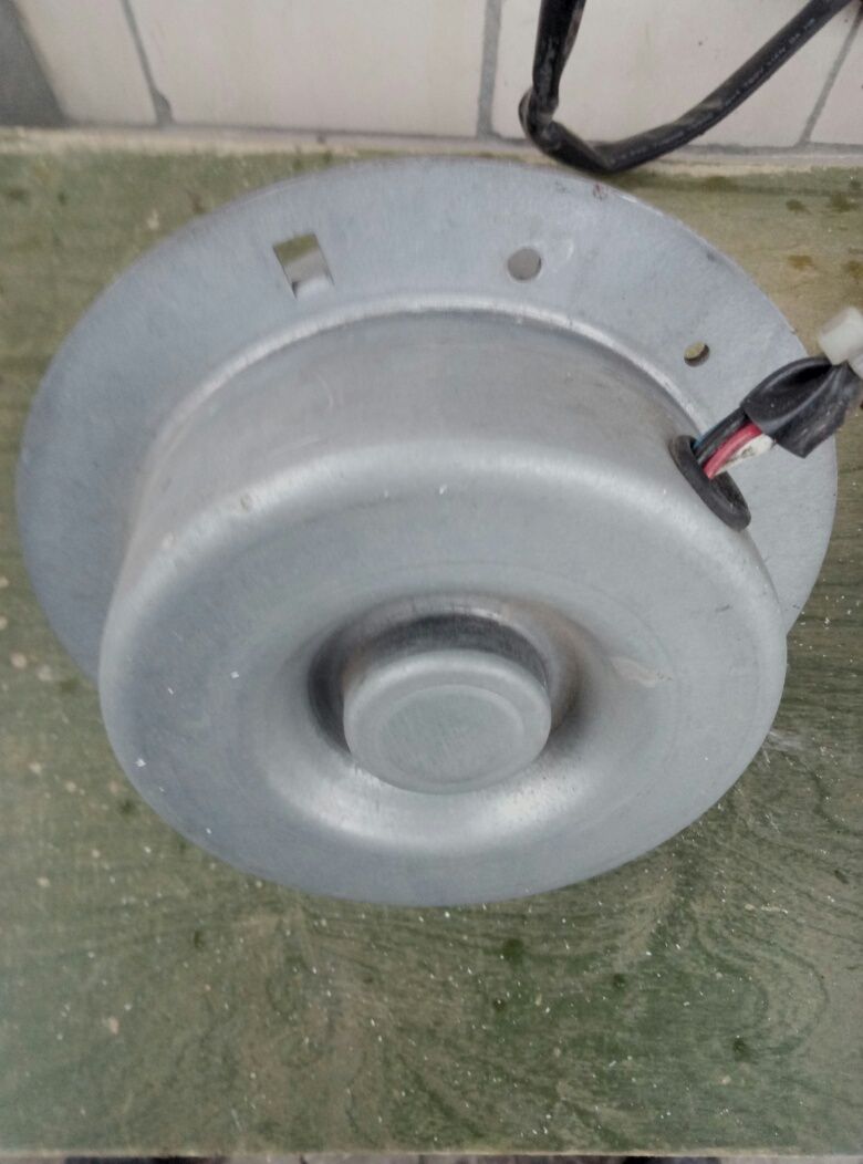 Двигун YDK100-6c1 вент. НБ кондиціонера DAC-30R2 б/у.