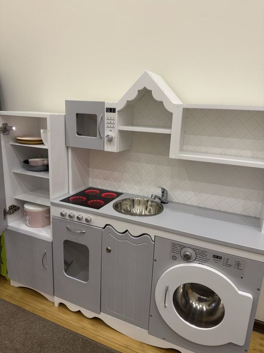 Дитяча деревяна кухня