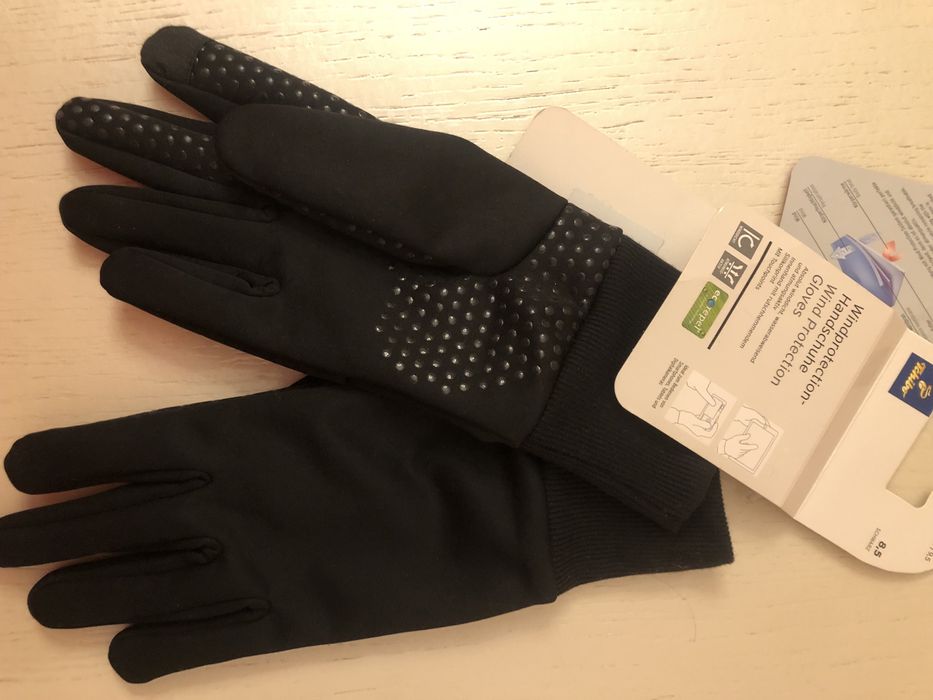 рукавички з сенсорними вставками . Німеччина