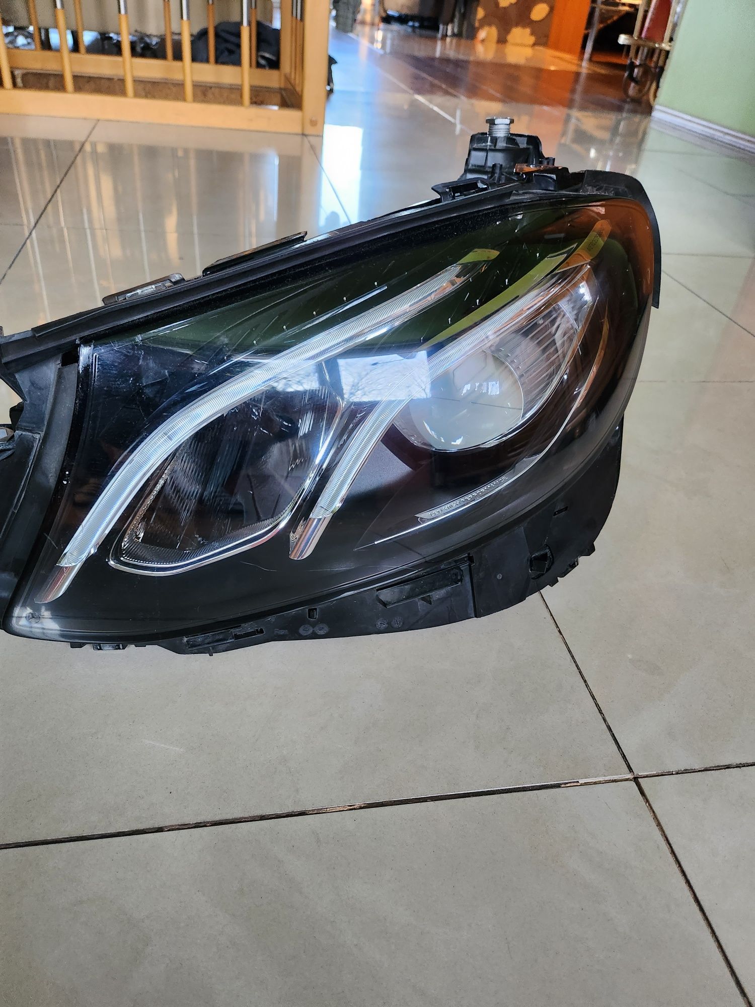 Lampa Lewa Mercedes E 213 Ful Led kompletna