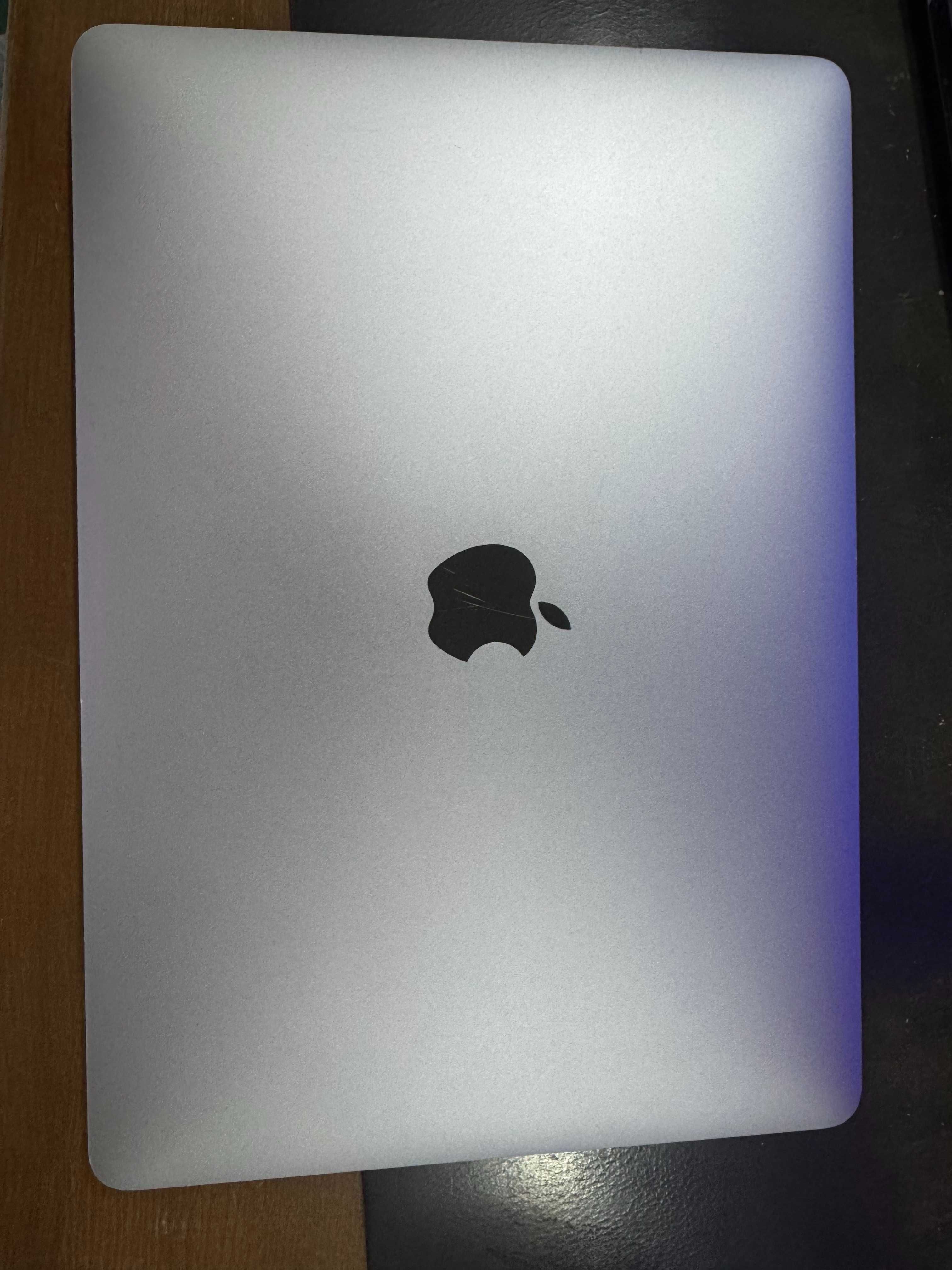 Продам Macbook Pro 13" 32GB/2TB/i7 A2251 2020
