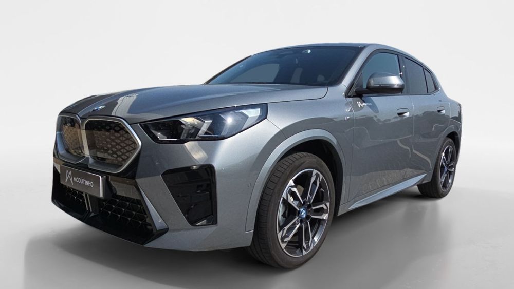 BMW iX2 eDrive20 Pack Desportivo M