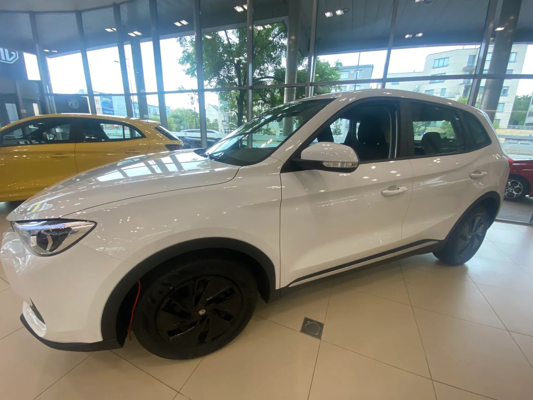 MG ZS MG ZS HYBRID+ od ręki
