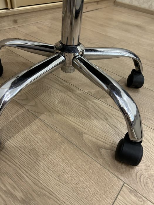 Продам офисное кресло