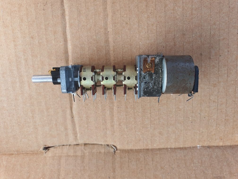 Potencjometr do yamaha dsp a1. Oryginał nowy