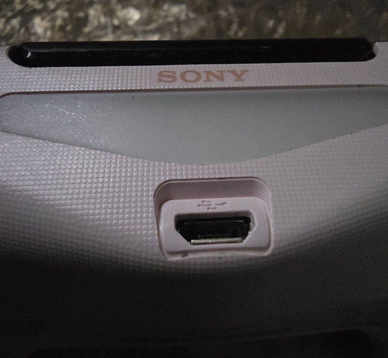 PS4 Pro Slim Oryginalny Różowe złoto pad Sony + Horse Club Adventure