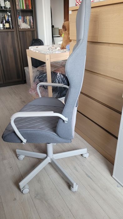 Fotel obrotowy szary