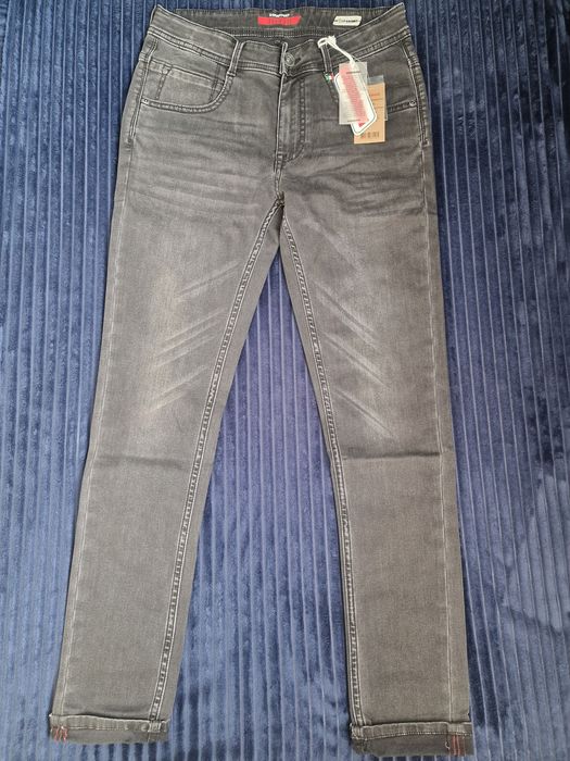 Sprzedam dżinsy "Apache " skinny fit w kolorze czarnym