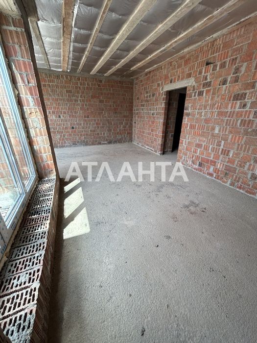 Танхаус зданий+ 2 гаражі з документами