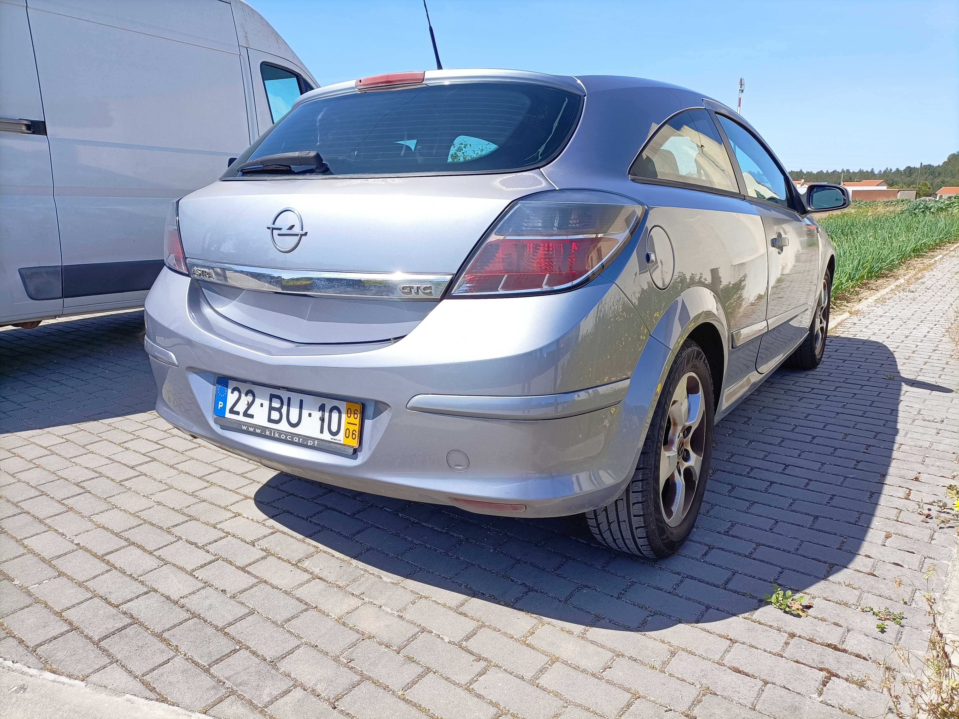 Opel Astra 1.3 GTC 90CV - 5 Lugares