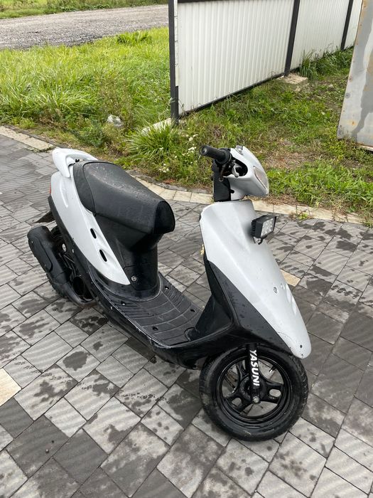Продаєця Honda Dio 27