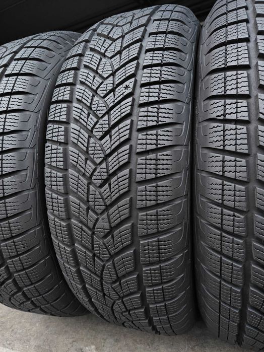 GoodYear UltraGrip Performance шини зима R17 215 65 комплект