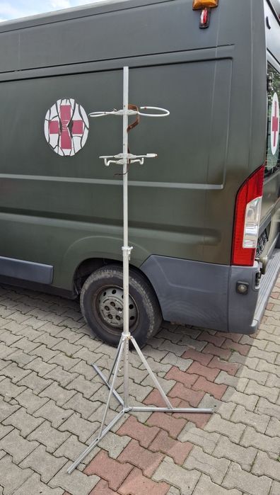 Stojak na kroplówki składany wojskowy