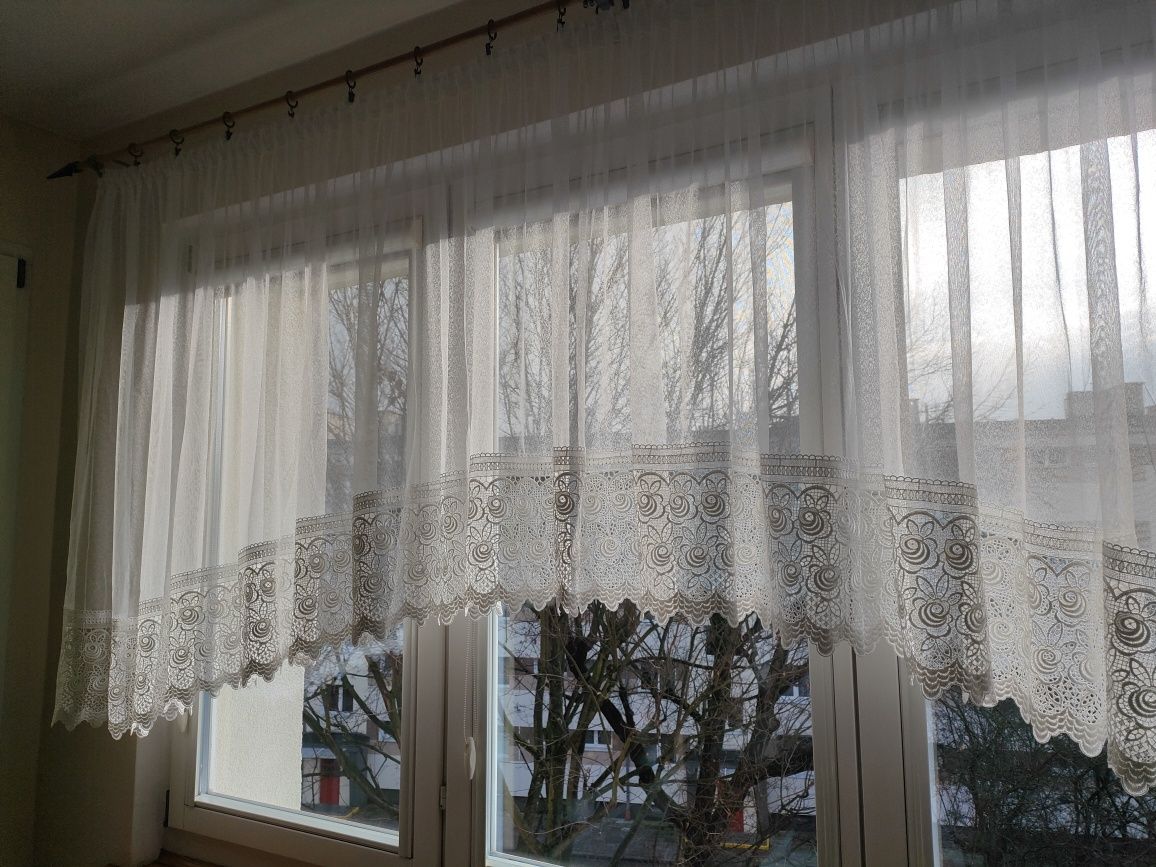 Firany z gipiura (koronką)