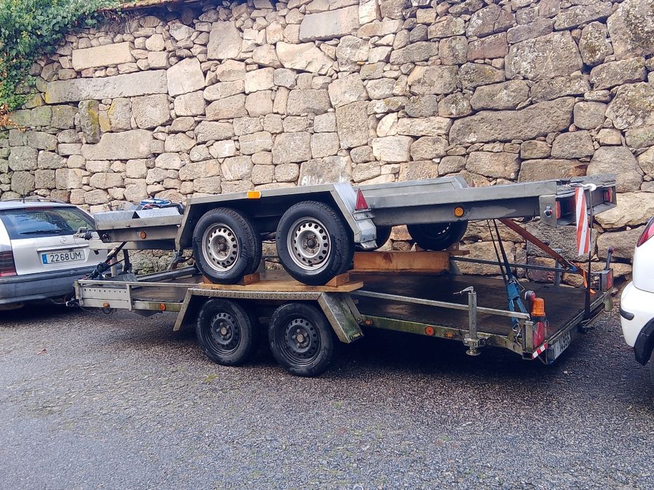 Vendo reboques porta carros