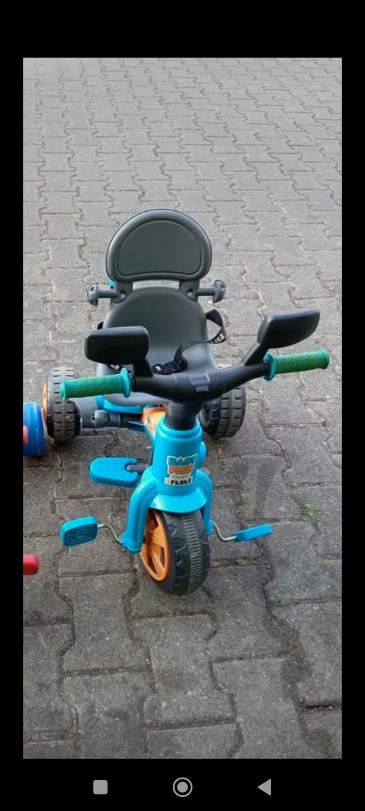 Triciclo Feber Baby Plus Music Azul. 

É um triciclo evolutivo, adequa