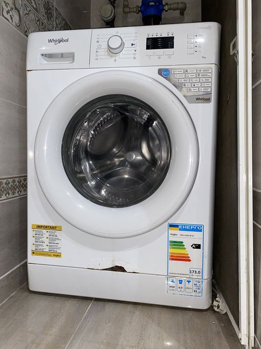 Продам на запчастини, є одна поломка