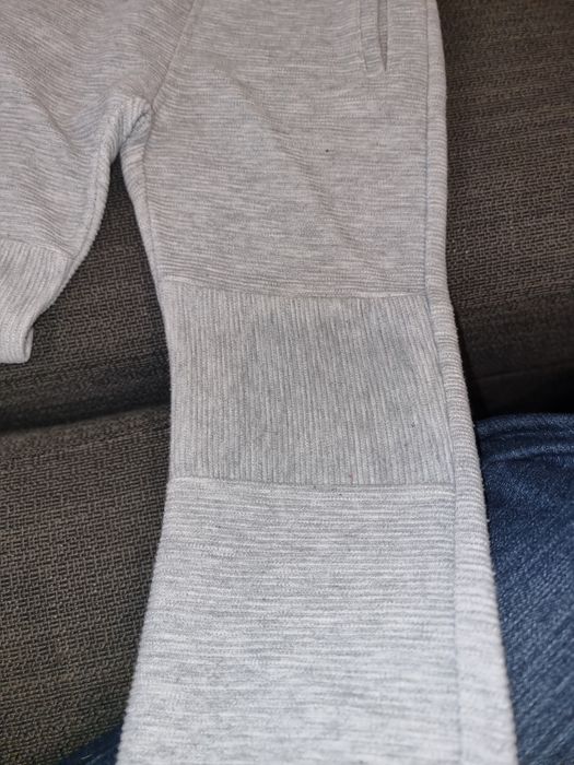 Calças de fato de treino Zara. Menino. 6 anos