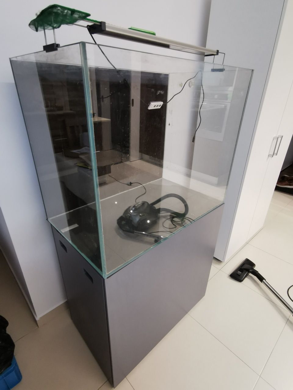 Aquário de 200l com equipamento-descida de preço