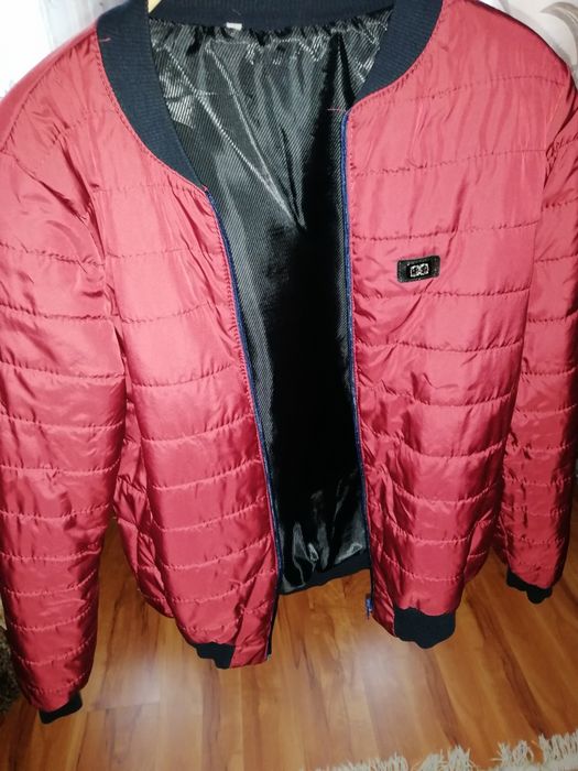 Бомбер жіночий в ідеальному стані