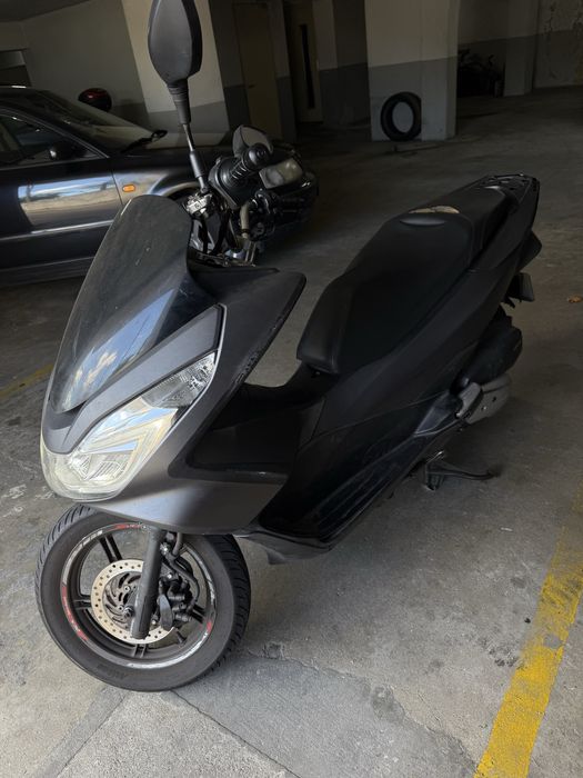 Vendo pcx 2014 com algumas marcas de uso