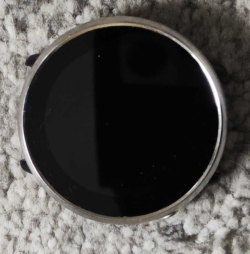 stare telefony komórkowe uszkodzone i smartwatch