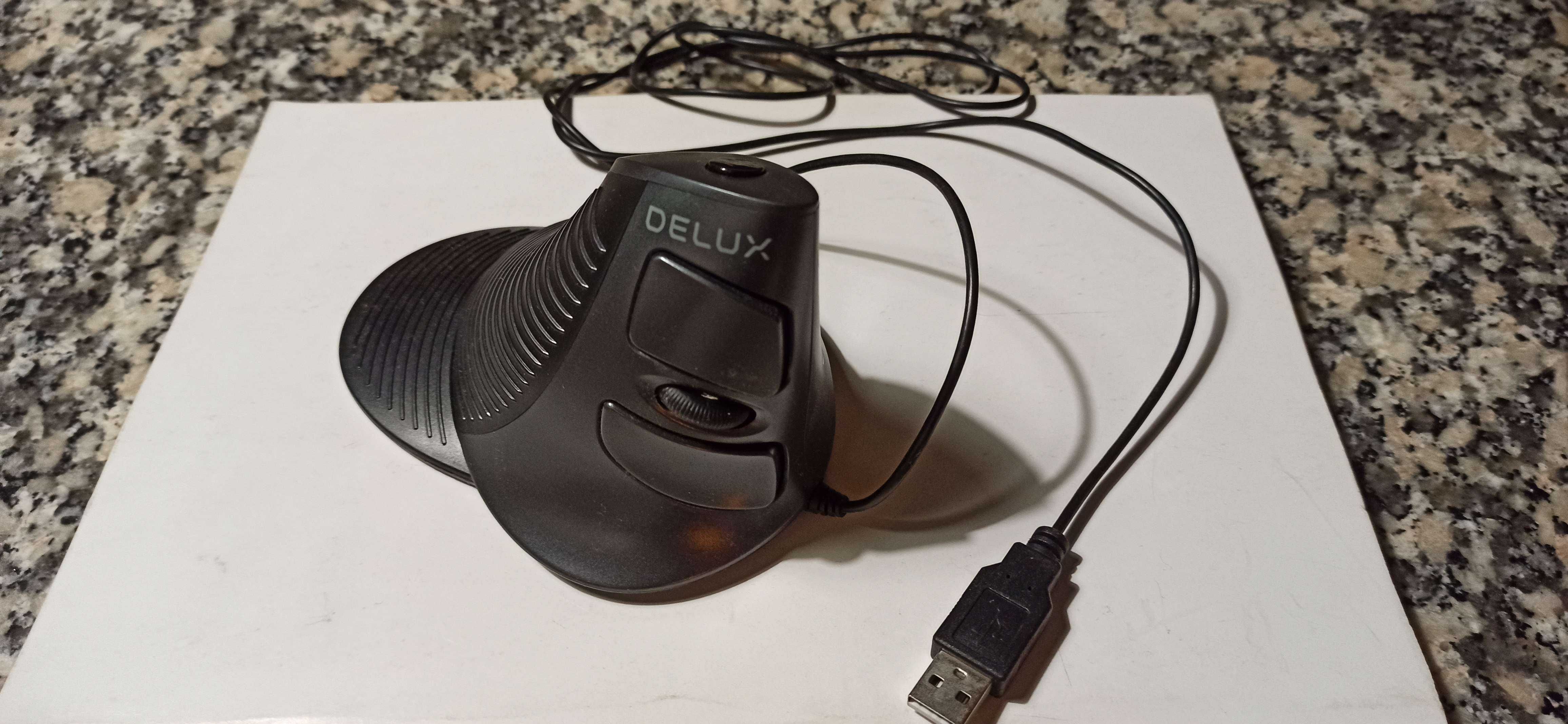 Rato Ergonómico Delux M618 com fio USB