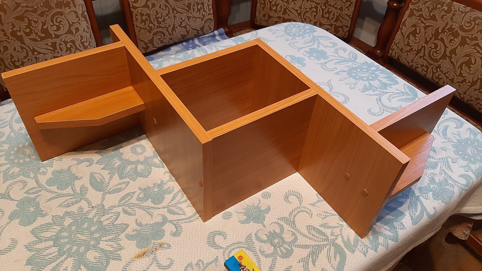 Поличка настінна навісна. Продам