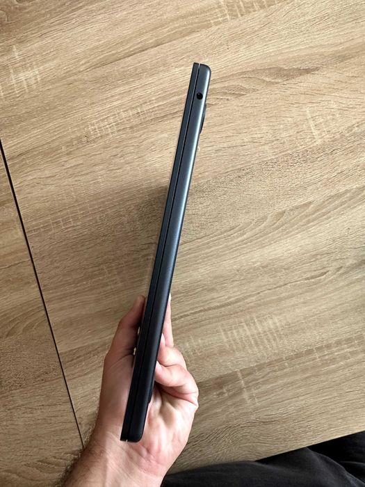 MacBook Air M3 (2024) – 13" – COMO NOVO