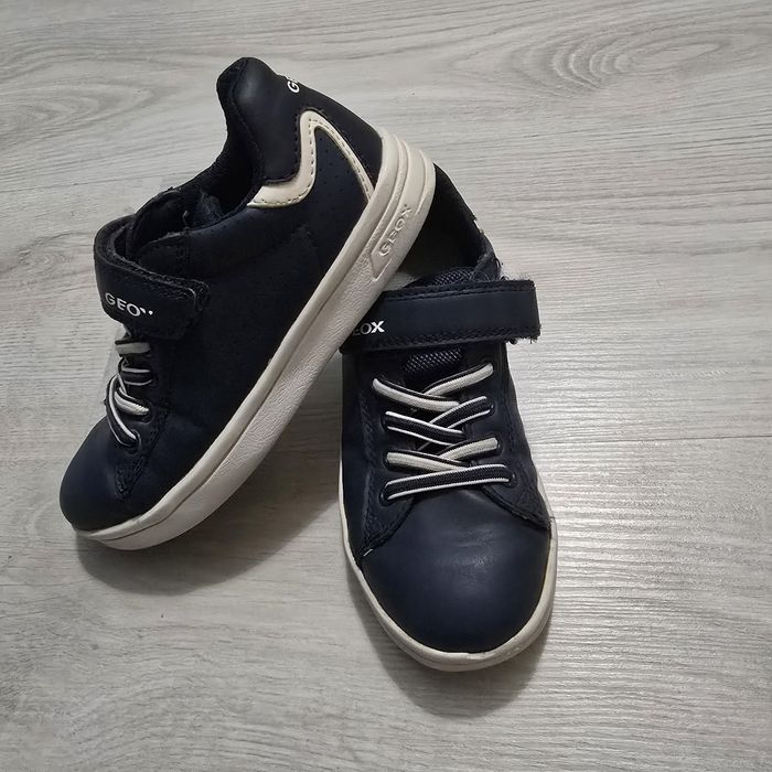 Sneakersy krótki chłopięce na rzepy granatowe rozm.30 GEOX imitacje sk