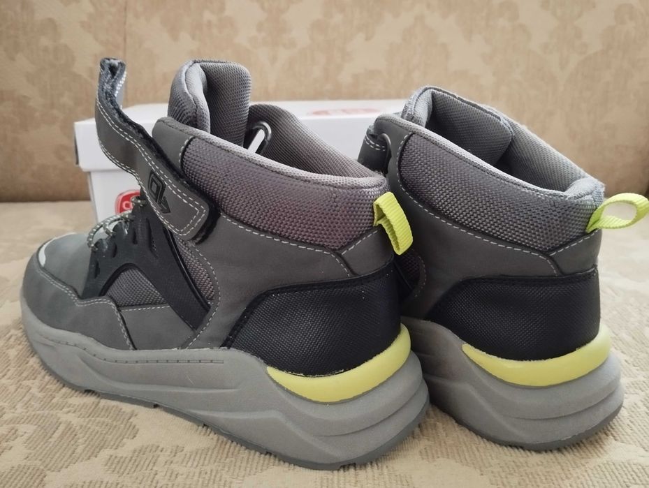 Dziecięce buty zimowe firmy CoolClub rozmiar 36.
