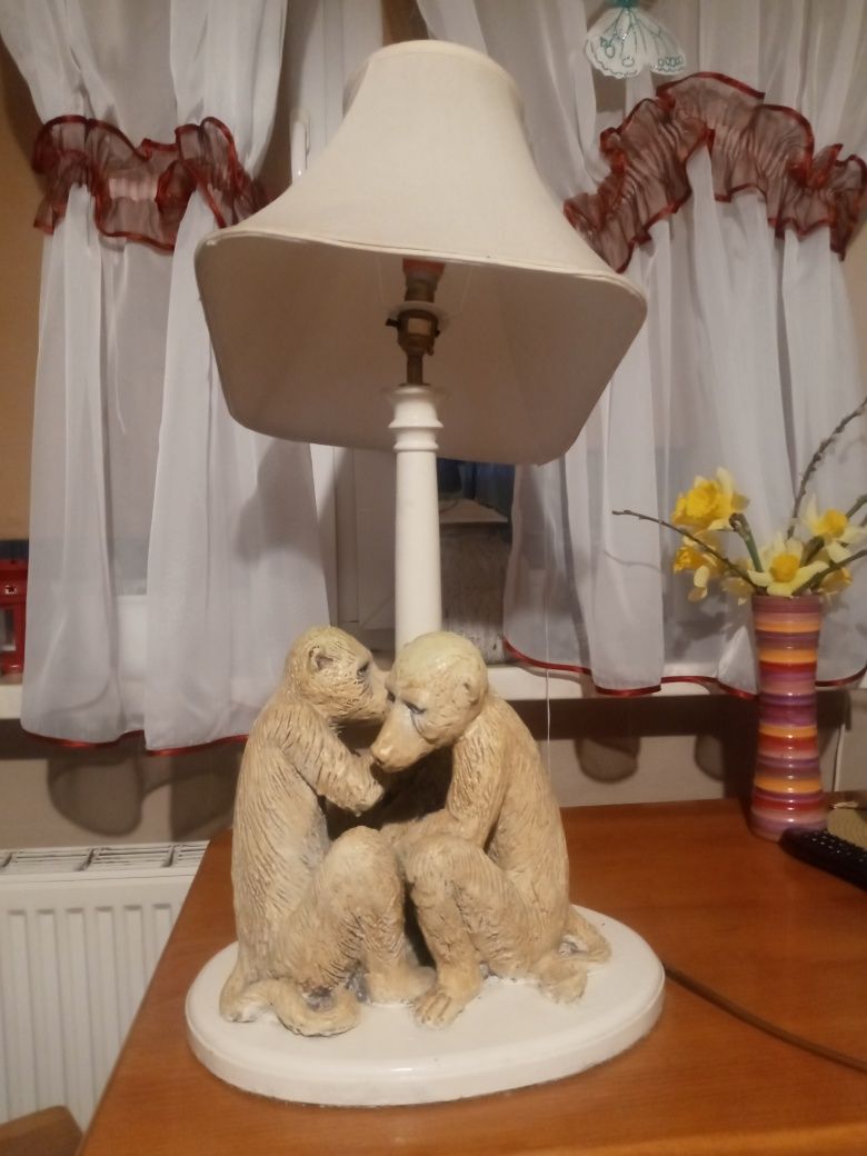 Lampka nocna z malpami