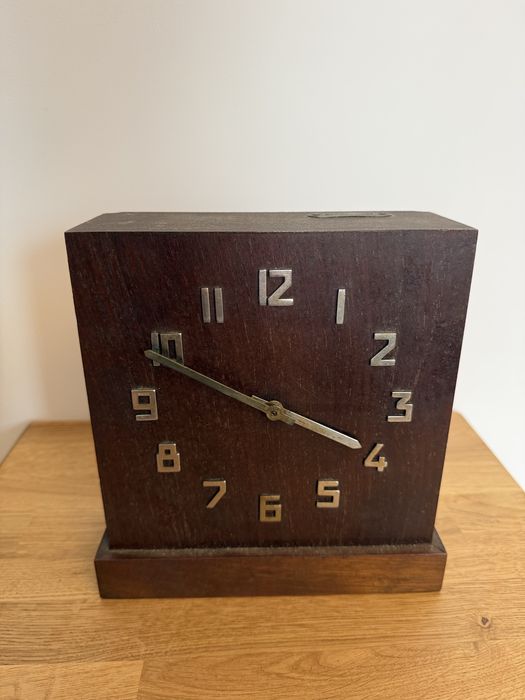 Stary zegar kominkowy drewniany stołowy