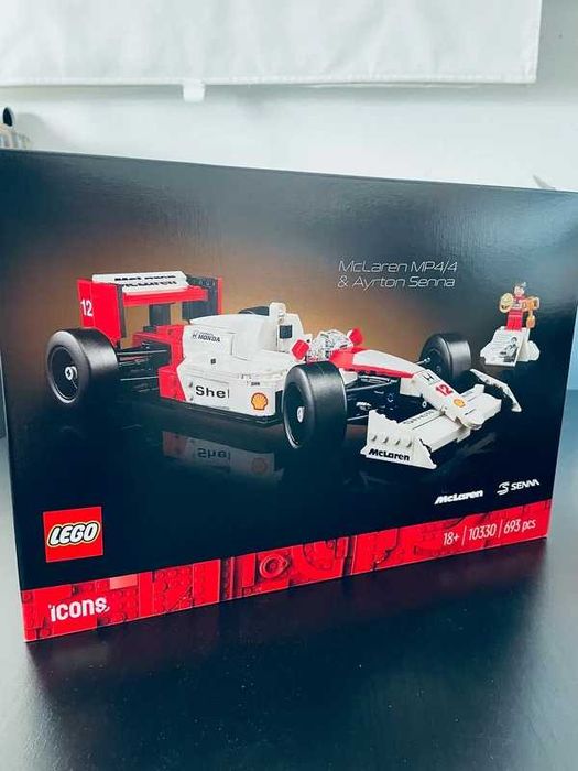 Lego 10330 - McLaren MP4/4 and Ayrton Senna