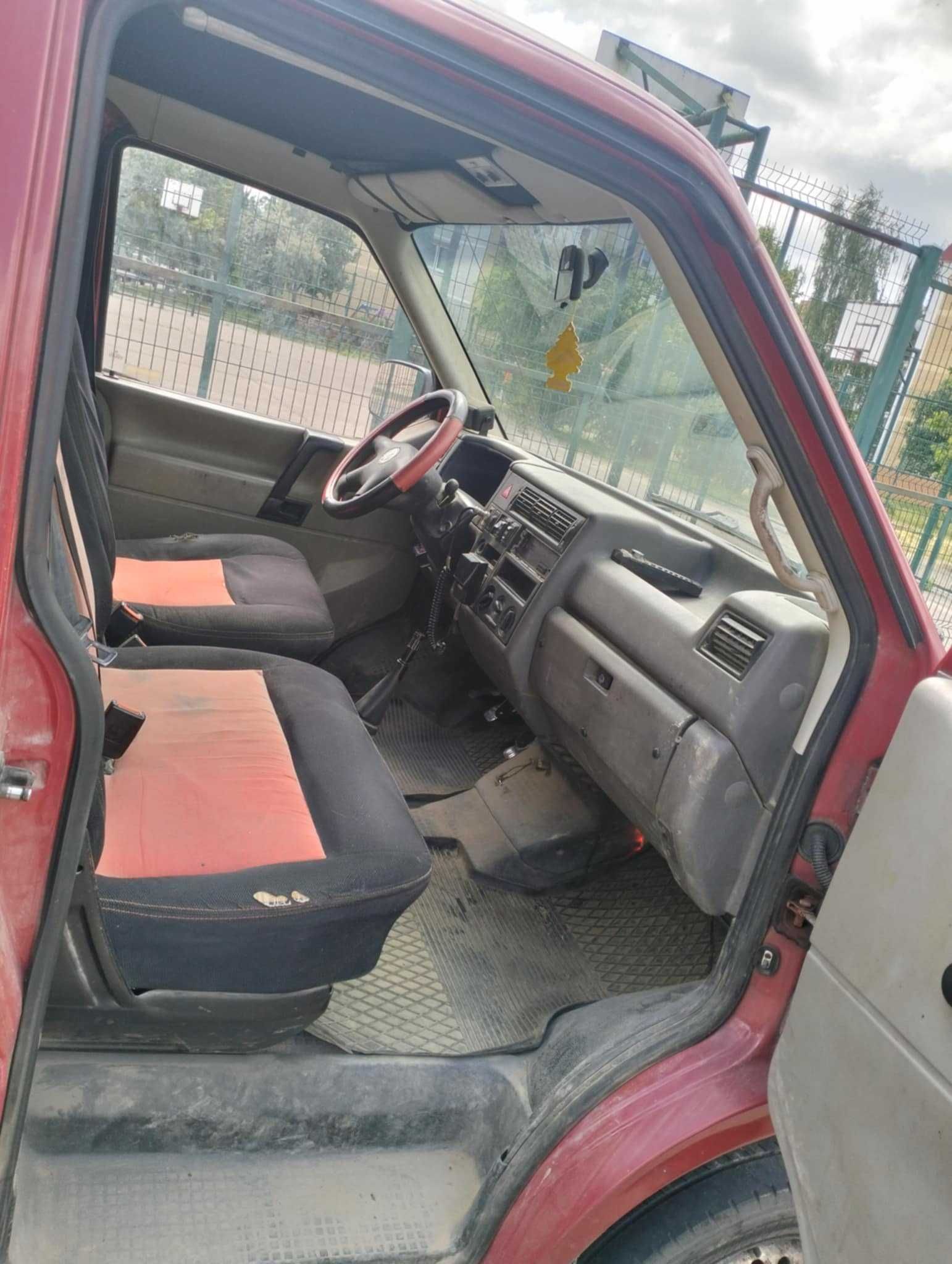Volkswagen Transporter 1.9d 9 osobowy
