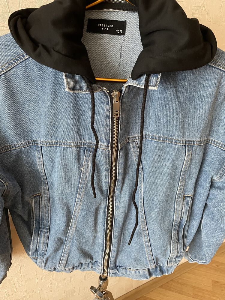 Женская джинсовая курточка Reserved