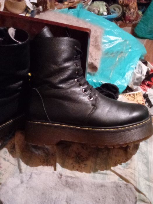 Продам женские зимние сапоги