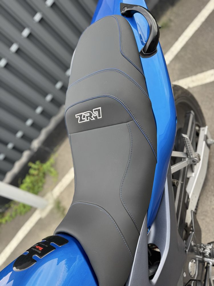 Мотоцикл Kawasaki zr 7