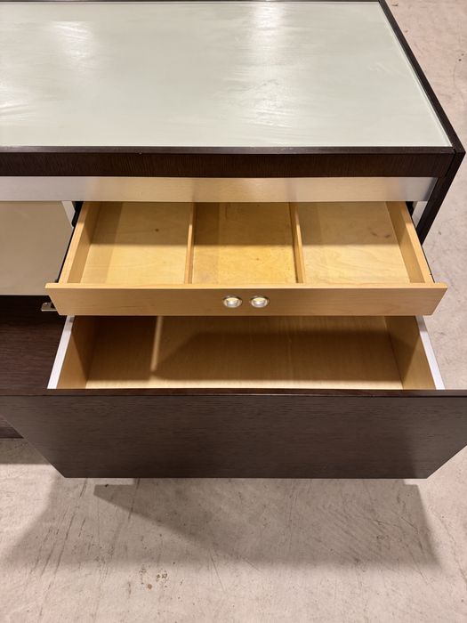 Móvel televisao Wengué e vidro fosco