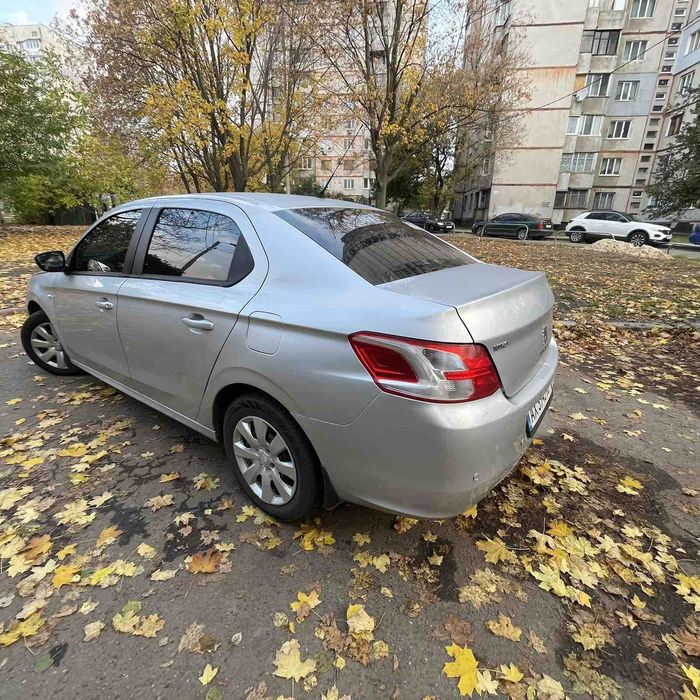 Продам Пежо 301 газ бензин  1.2
