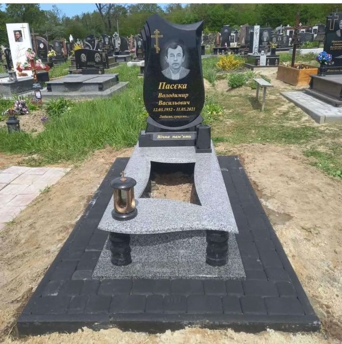 Пам'ятники з граніту від виробника