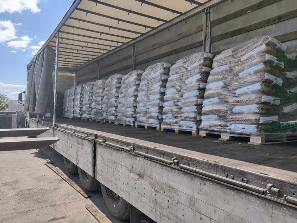 Pellet drzewny EN A1, transport winda/HDS