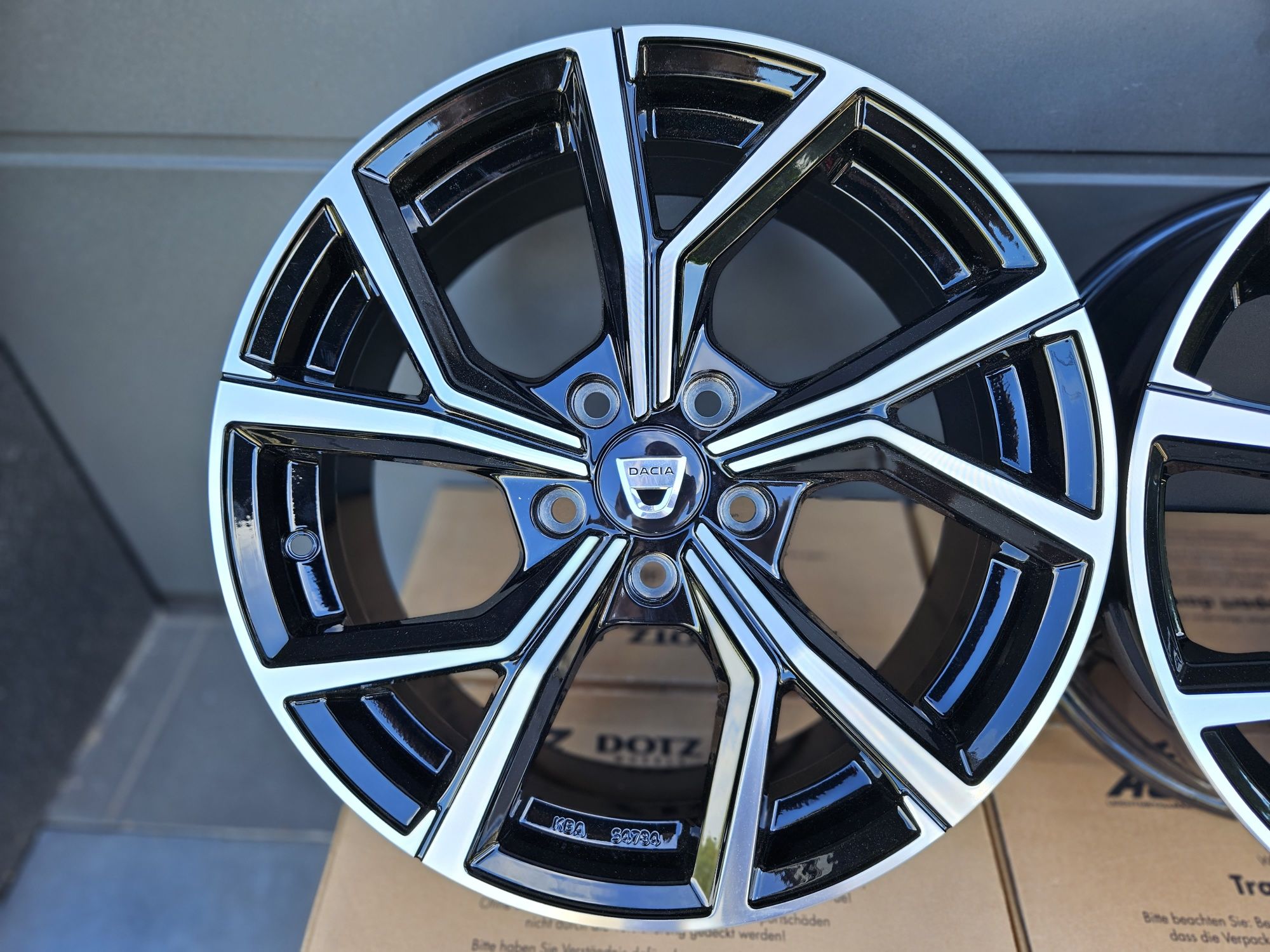Dacia Duster 16 " Nowe Felgi 5x114,3 Czarne Alufelgi Daster