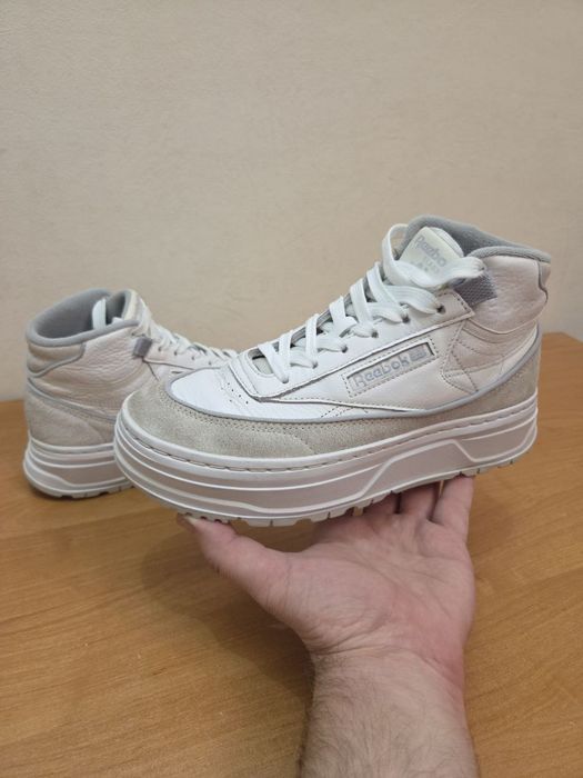 Кросівки Reebok, оригінал, з коробкою, в гарному стані, без нюансів