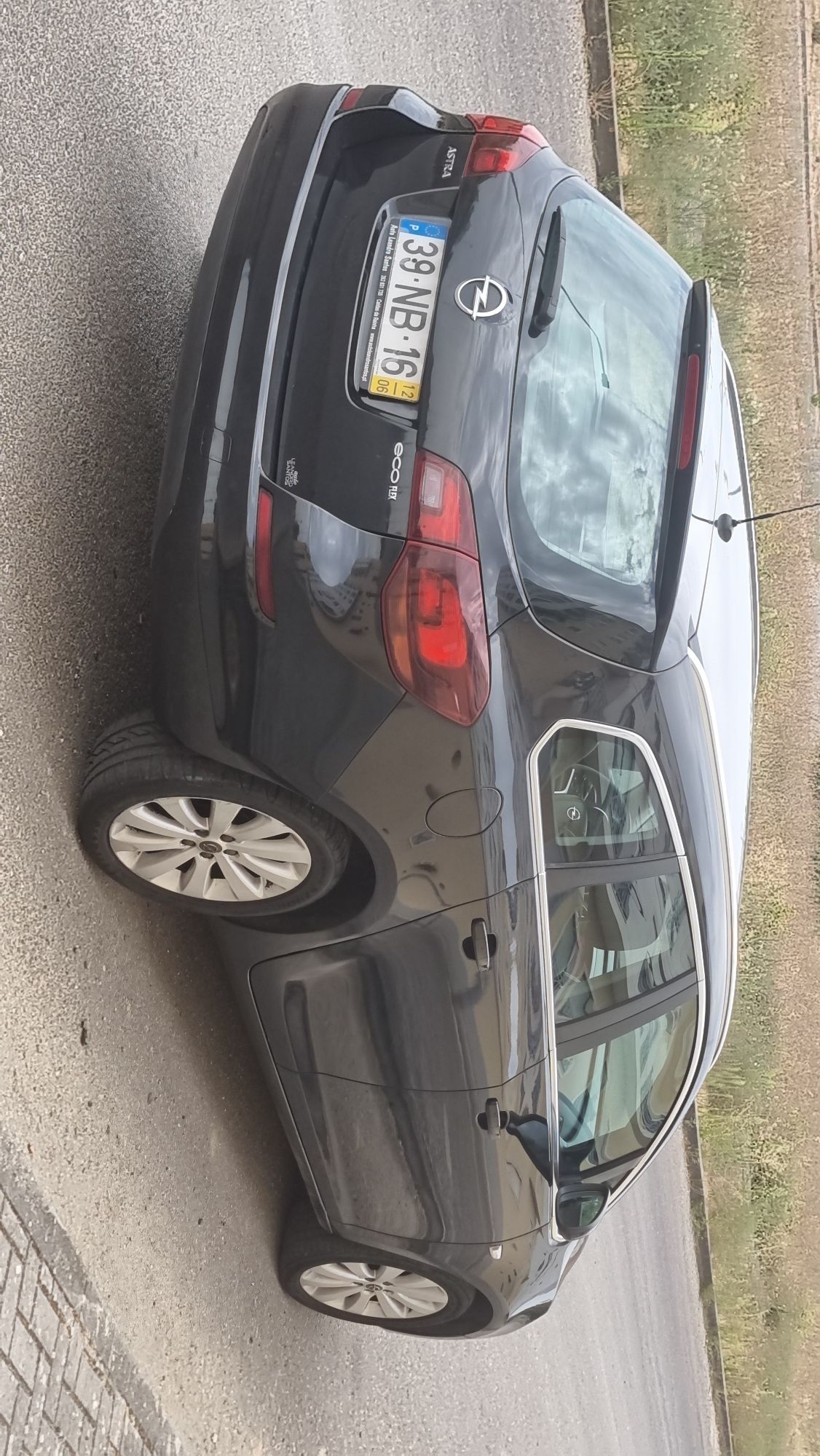189000km Astra sports tourer 1.3cdti 2012